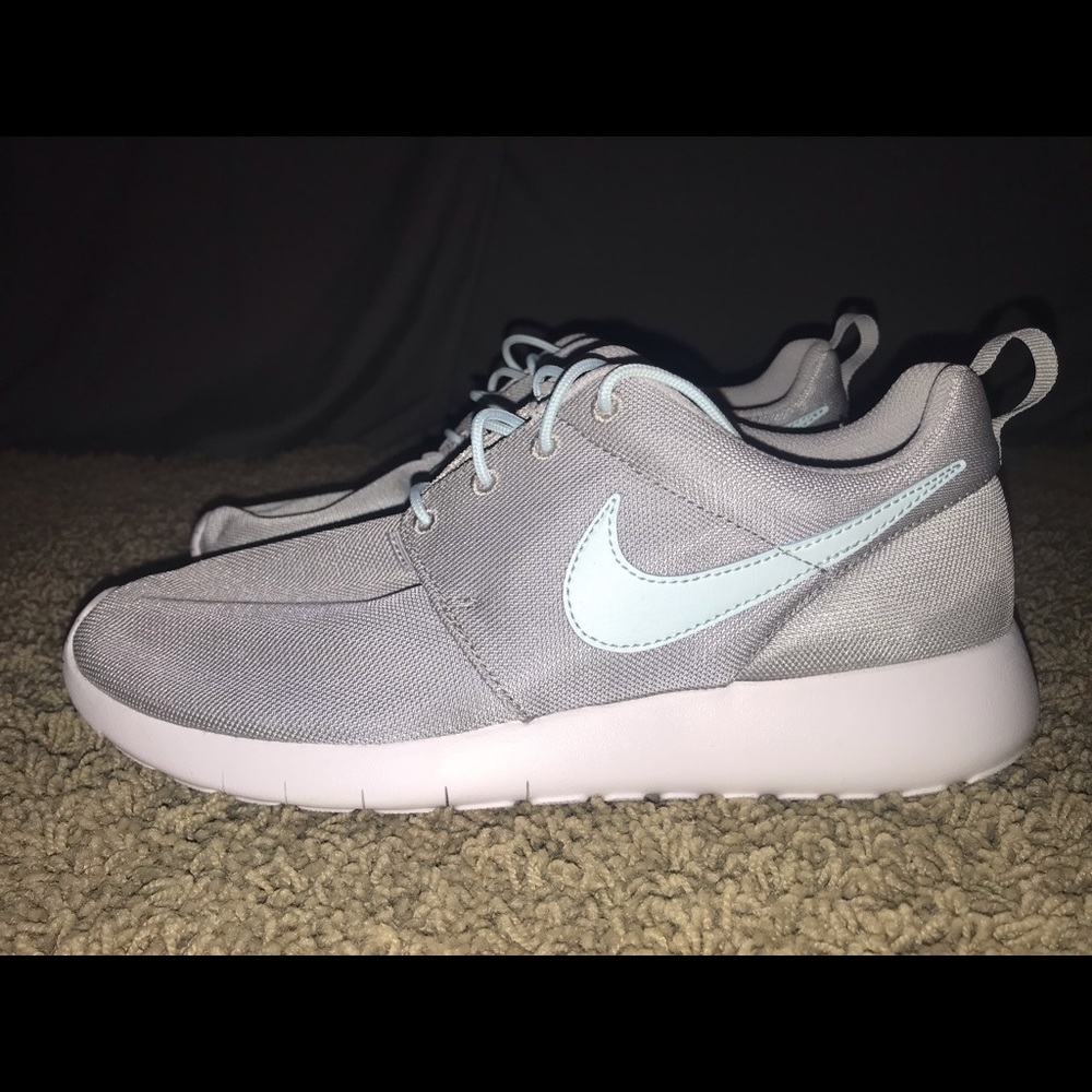 Nike Roche - Picture 2 of 8